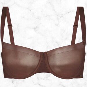 NWT | SKIMS No Show Unlined Balconette Bra 44C in Cocoa